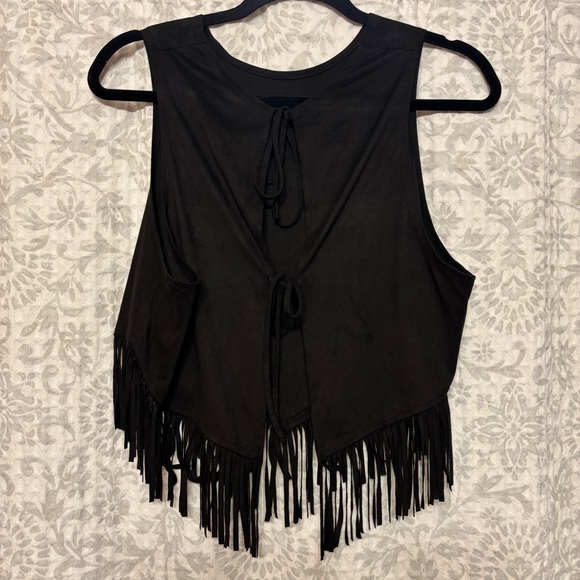 Women’s Suede Western Tassel Crop Top, Size Large - Picture 4 of 5